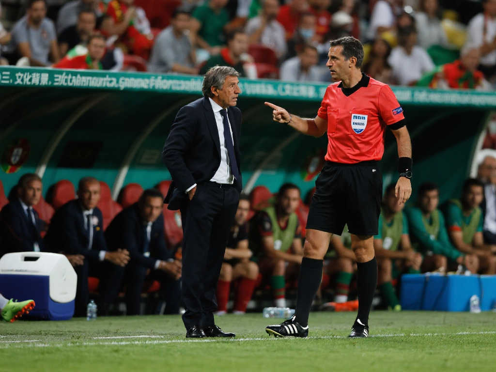 王勤伯:葡萄牙教练为何频频与裁判发生冲突? 王勤伯:葡萄牙教练为何频频与裁判发生冲突?